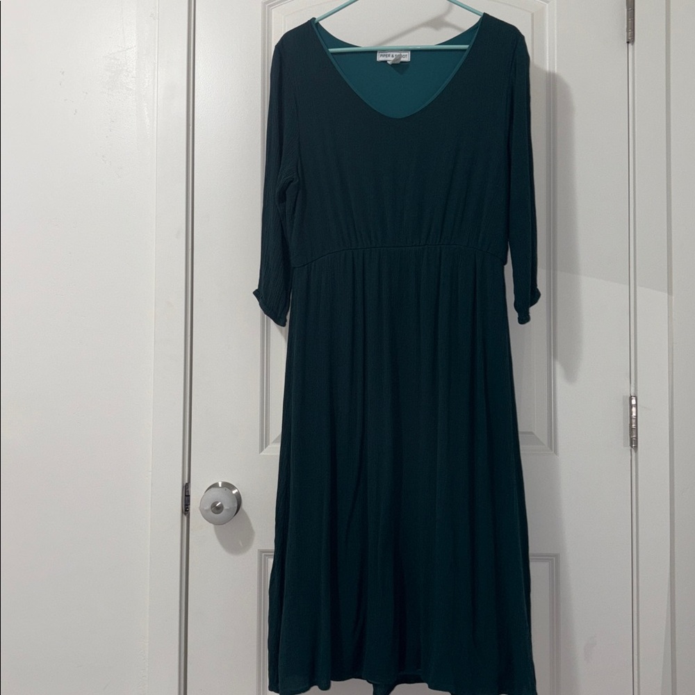 Dark Green Midi Dress with 3/4 Sleeves